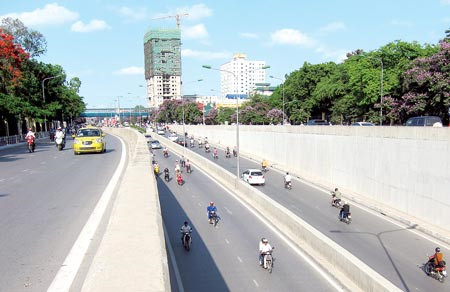 Intersection – Kiem Liên Tunnel (Underpass).