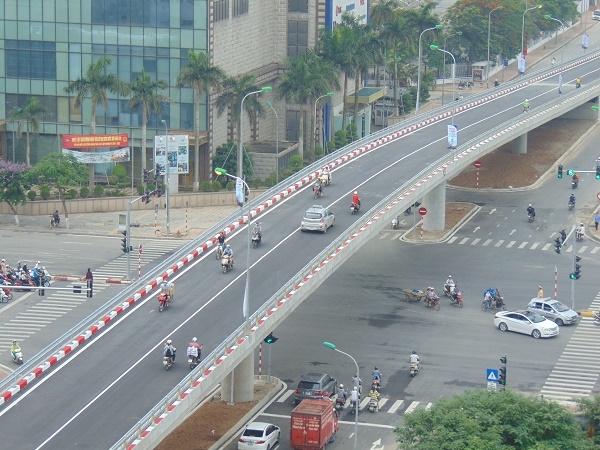 Cầu vượt Thép Hoàng Minh Giám.